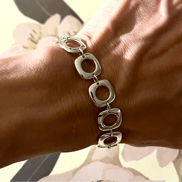 Tiffany & Co. Silver Square Cushion Link Toggle Bracelet - Picture 2 of 7